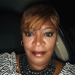 Meet your Posher, Maxine l